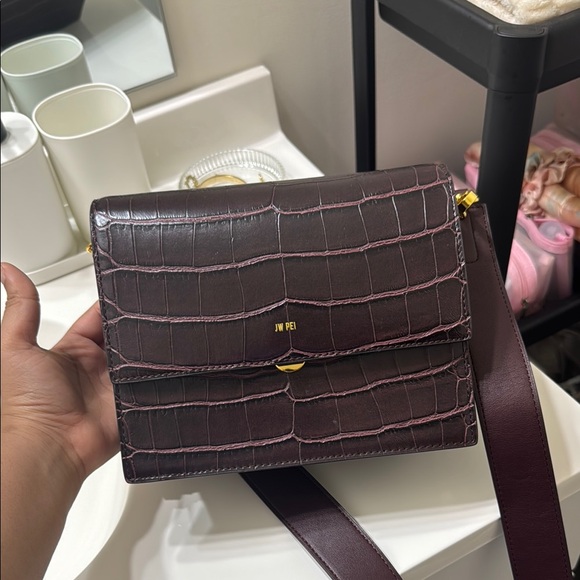 JW PEI: Brown Croc-Embossed Crossbody Bag with Gold Hardware - Picture 1 of 1